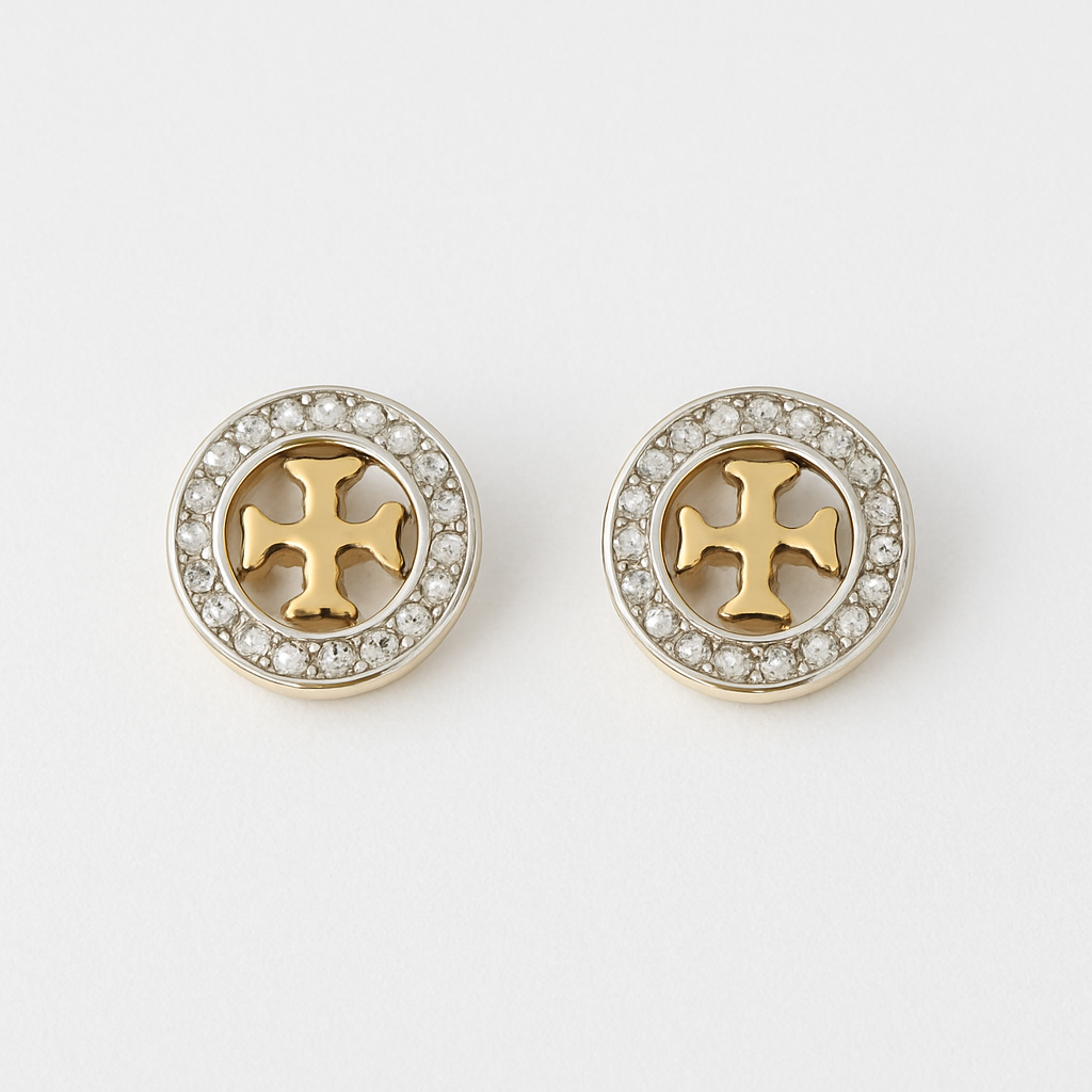 Golden Clover Pendant & Stud Earrings Set – Stylish Artificial Jewelry